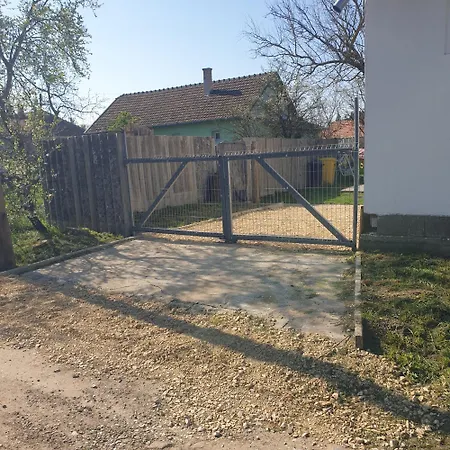 Janka Vendeghaz Es Abádszalók